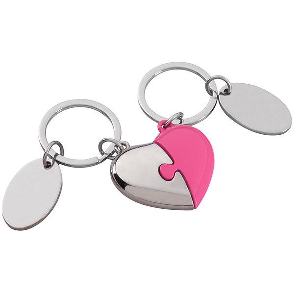 מחזיק מפתחות ממתכת עם דוגמת לב בצבע ורוד