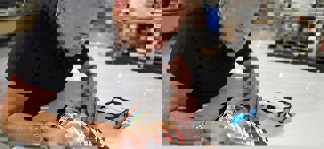 יוני - מייסד ובעלים של 2 מפיקים